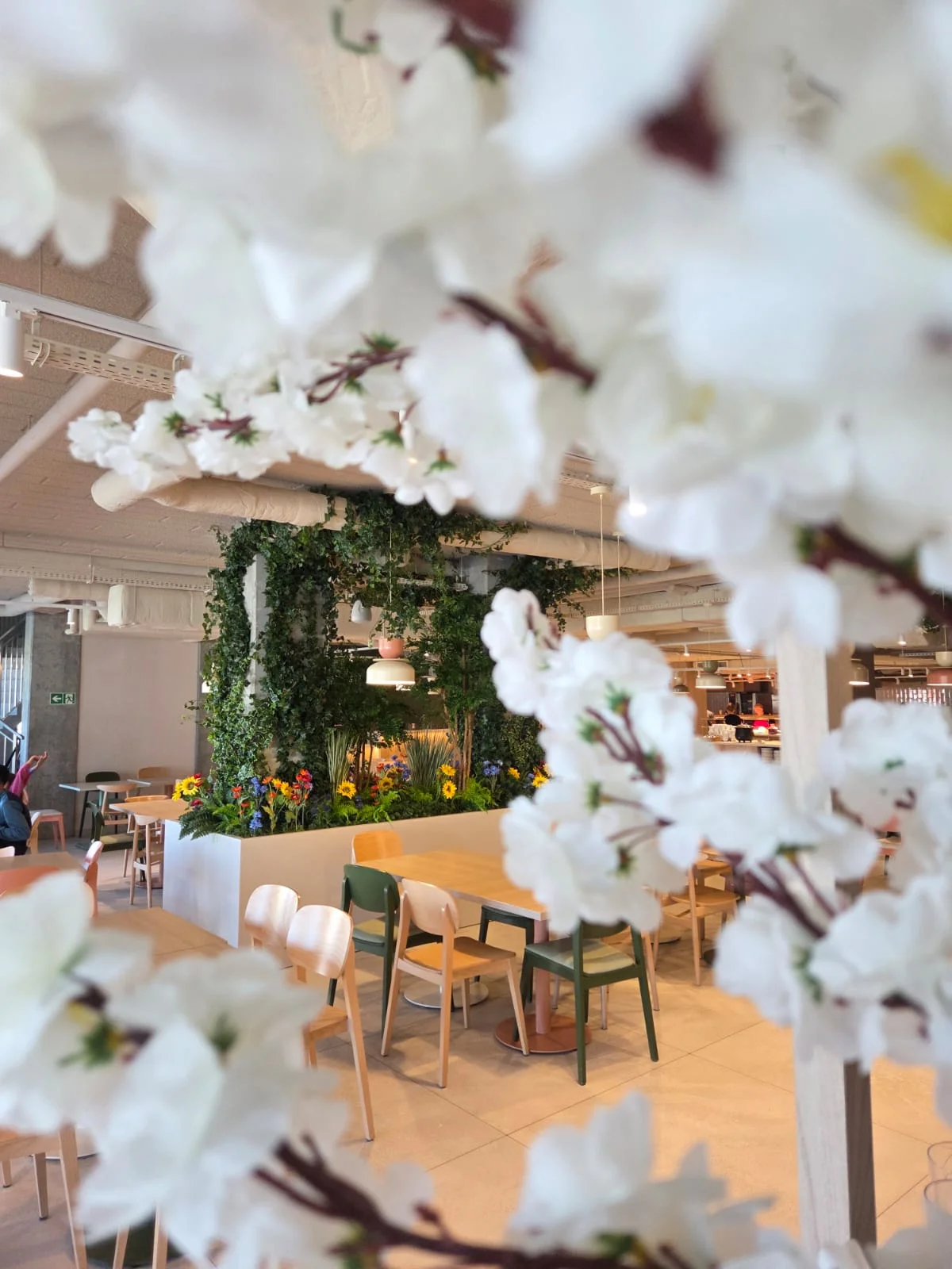 Realizacja Edylux – sztuczna zieleń premium i aranżacja roślinna nr 48